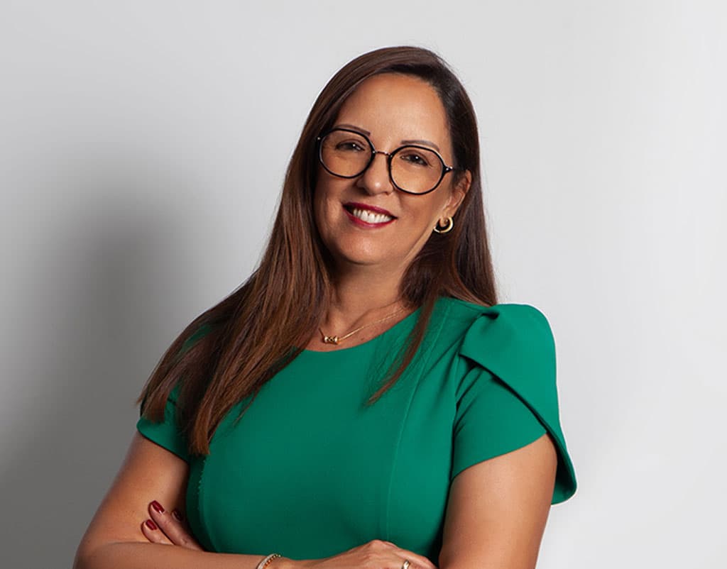 Saloua Karkri Belkeziz background